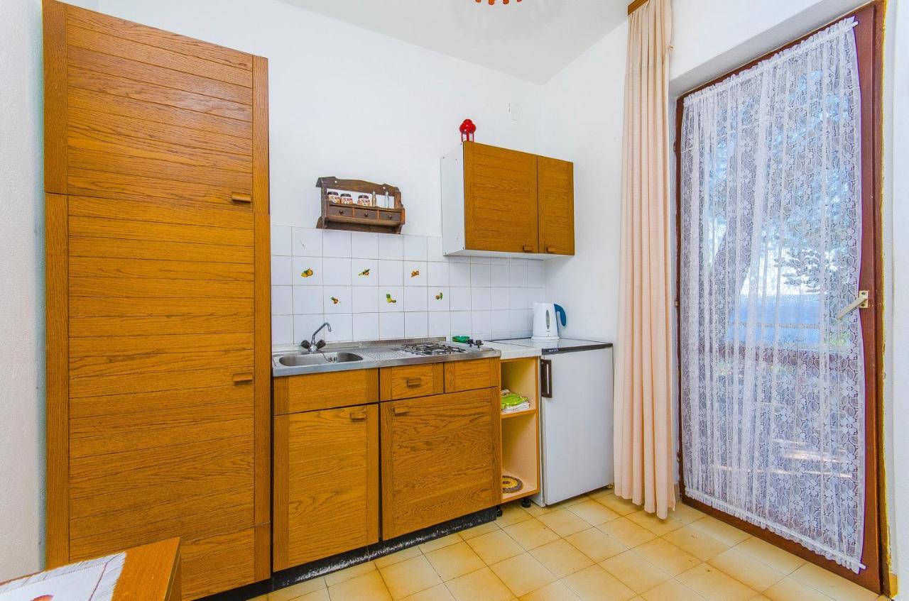 Apartments By The Sea Pisak, Omis - 2802 Buitenkant foto