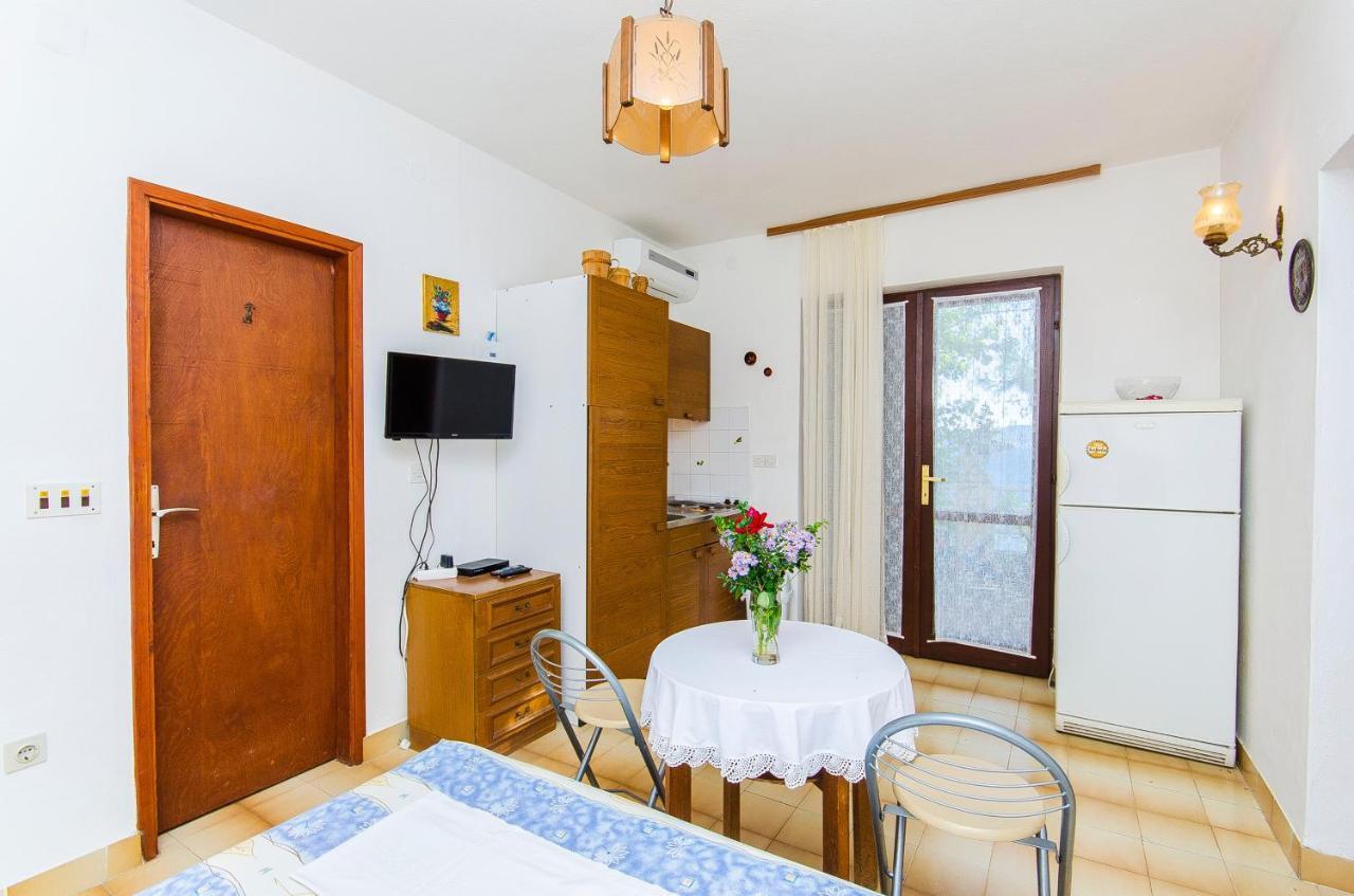Apartments By The Sea Pisak, Omis - 2802 Buitenkant foto