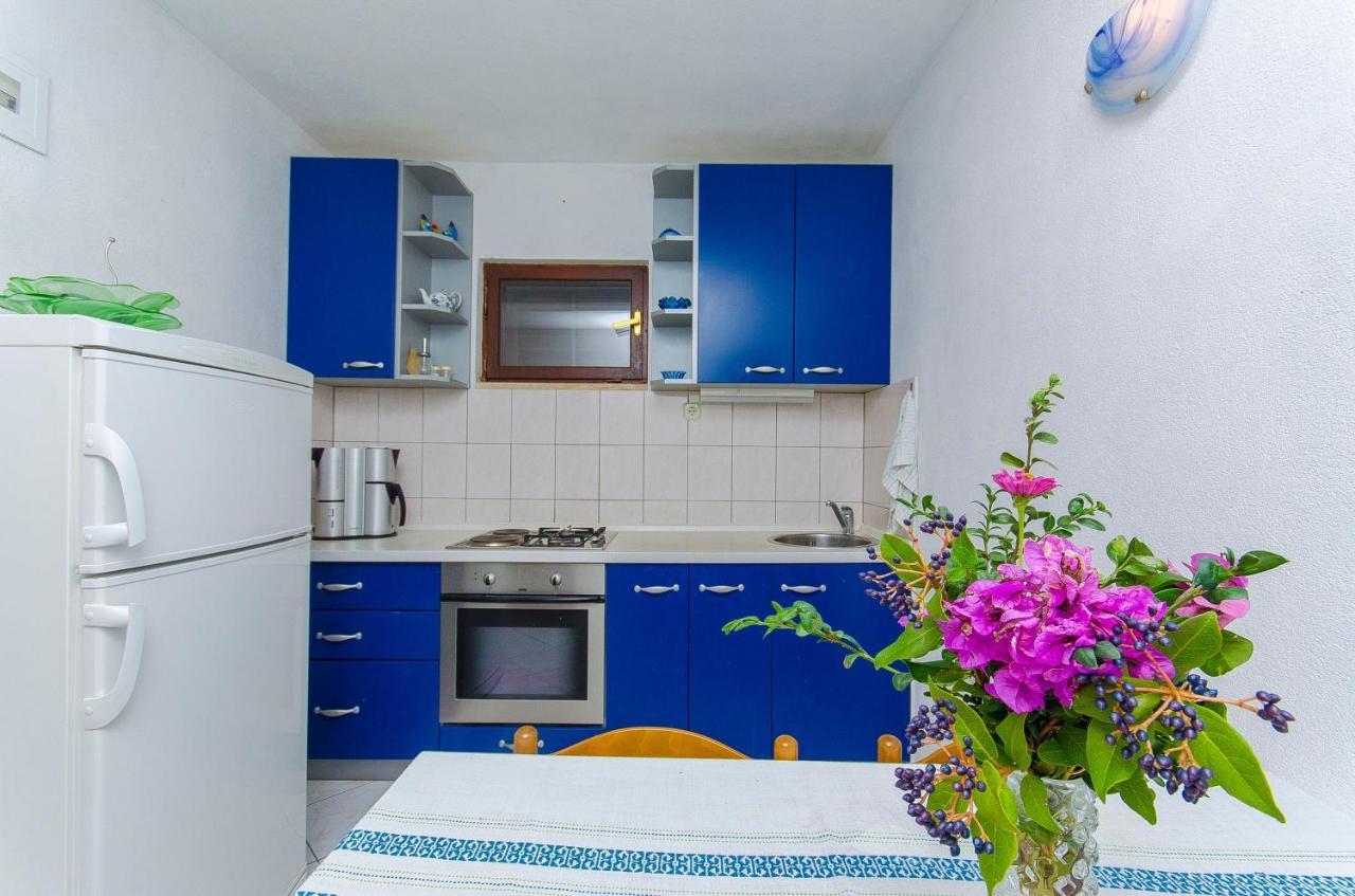 Apartments By The Sea Pisak, Omis - 2802 Buitenkant foto