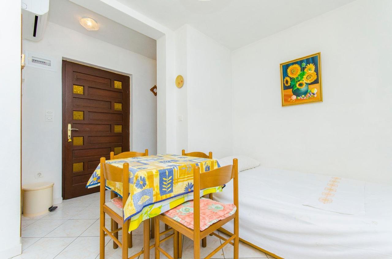 Apartments By The Sea Pisak, Omis - 2802 Buitenkant foto